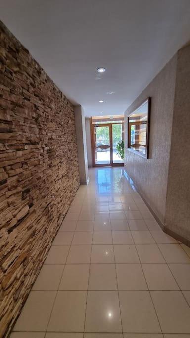 Piso En El Centro Con Vistas Al Mar Y Balcon Apartamento Roses Exterior foto