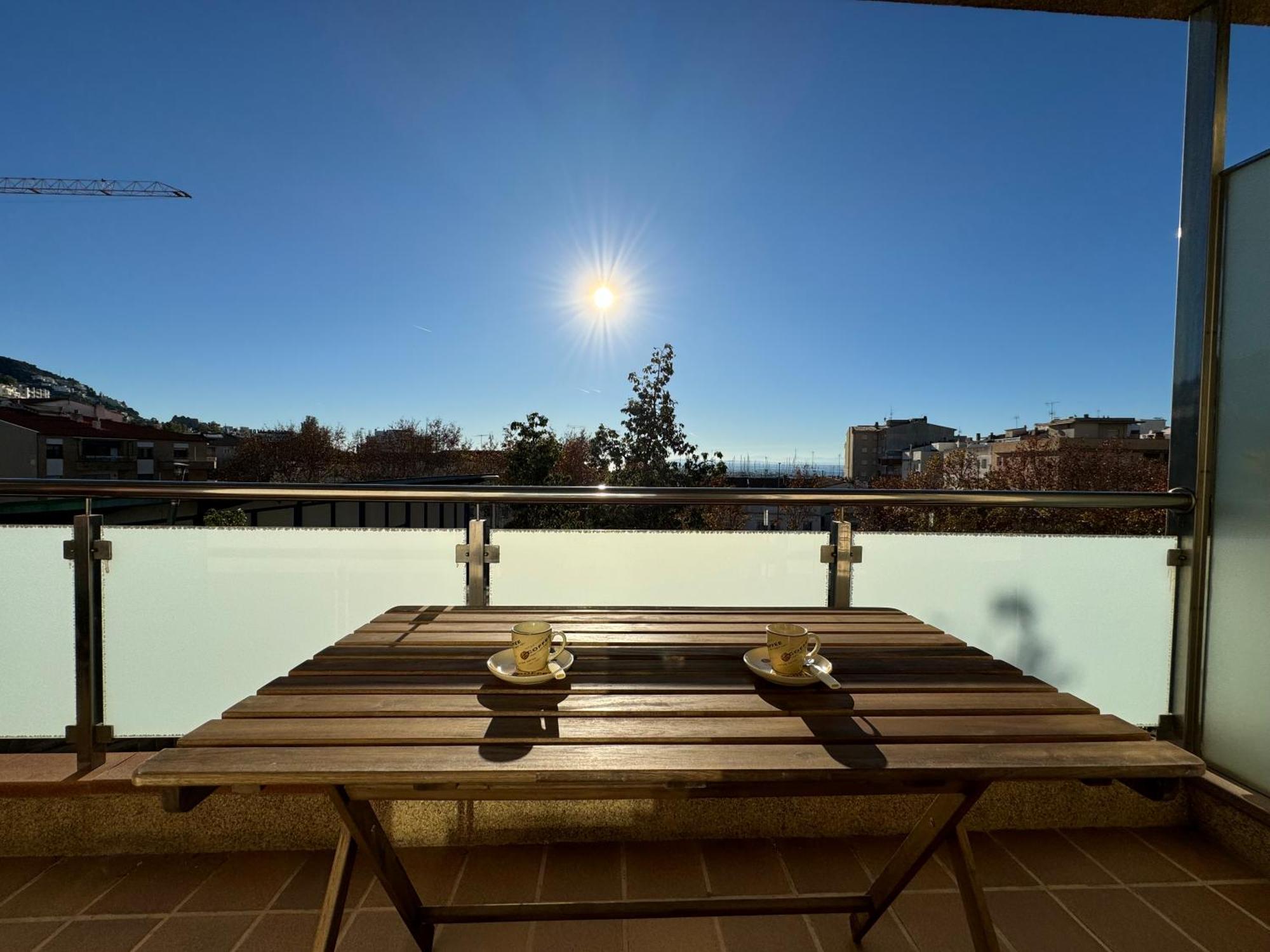 Piso En El Centro Con Vistas Al Mar Y Balcon Apartamento Roses Exterior foto